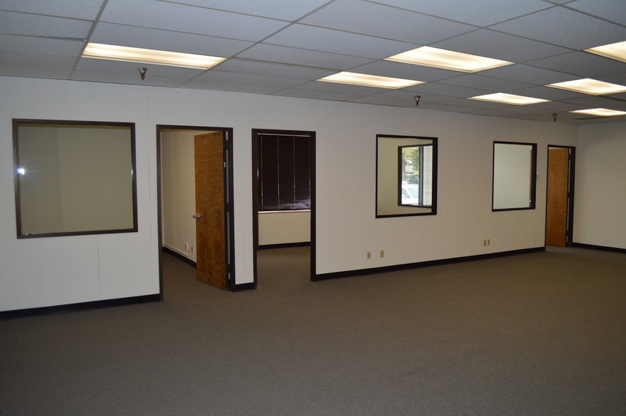 More Photos Of 3220 Blume Dr, Richmond Office For Lease