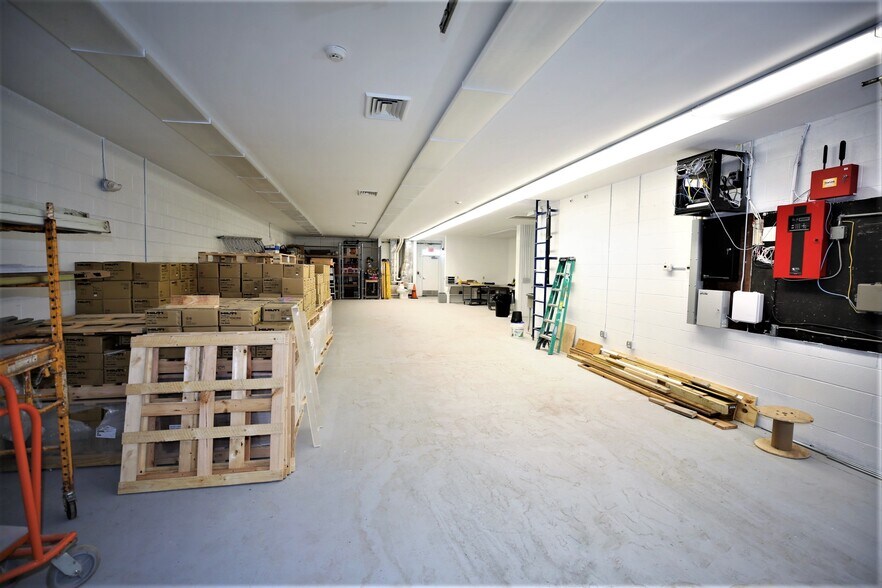 More Photos Of 60 Millstone Rd, Somerset Light Distribution For Lease