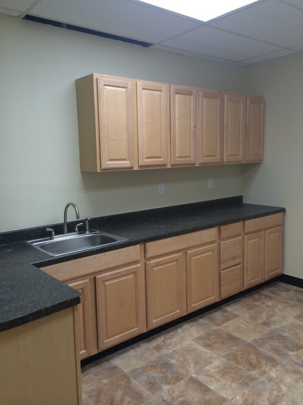 More Photos Of 280 State Route 35, Red Bank Medical For Lease
