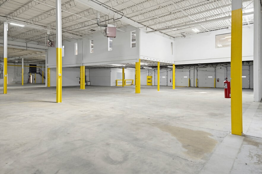 More Photos Of 83 Broad Ave, Fairview Warehouse For Lease