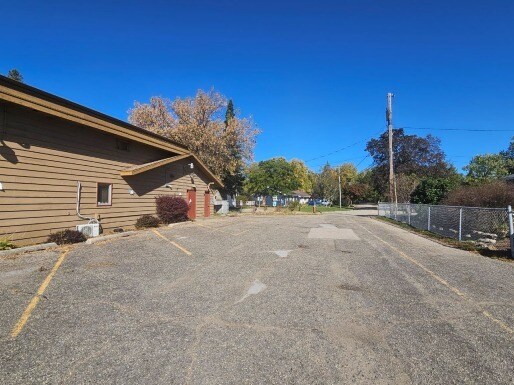 More Photos Of 4718 Hammersley Rd, Madison Freestanding For Lease