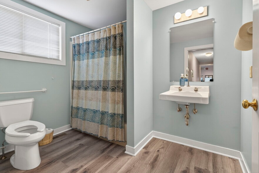 More Photos Of 35 E Pearl St, Nashua Office For Sale