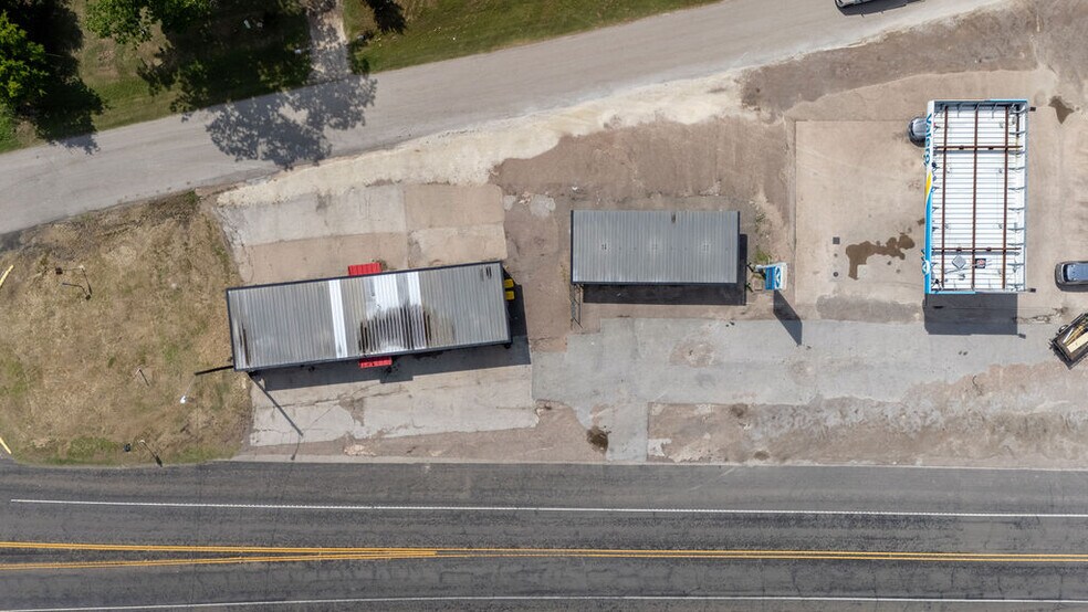 More Photos Of 617 N Ellis St, Groesbeck Carwash For Sale