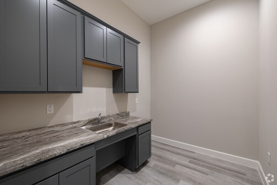 More Photos Of 4220 Cartwright Rd, Missouri City Medical For Lease