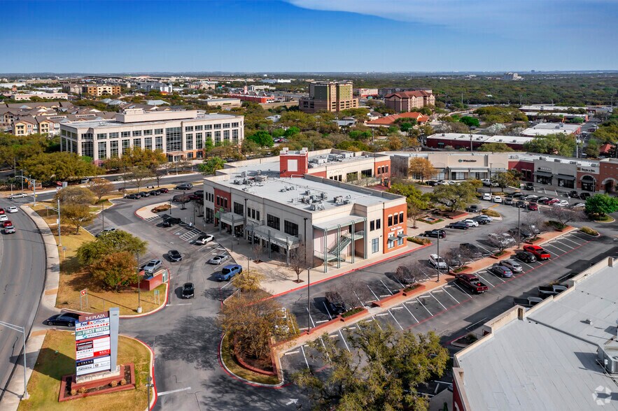 More Photos Of 700 E Sonterra Blvd, San Antonio Unknown For Lease