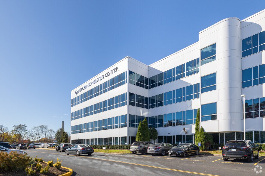 More Photos Of 1200 Waters Pl, Bronx Medical For Lease