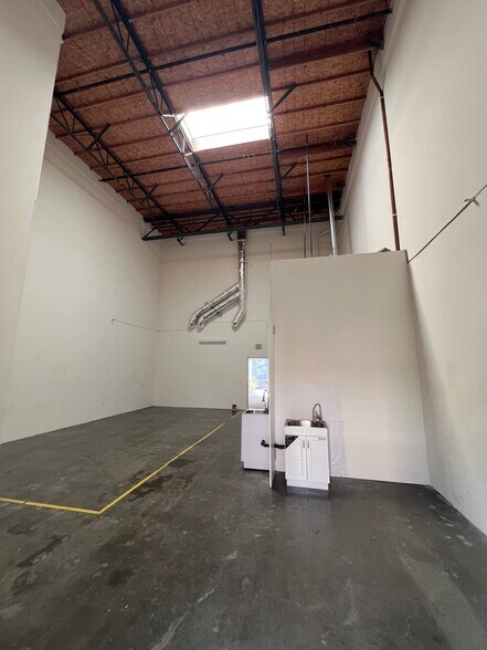 More Photos Of 1116 Cadillac Ct, Milpitas Flex For Lease