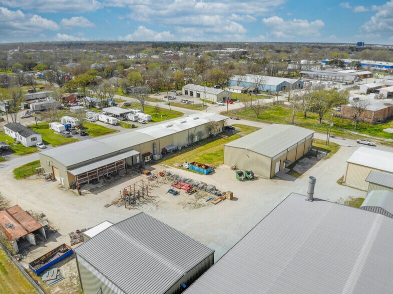 More Photos Of 650 Aldine Bender Rd, Houston Warehouse For Sale