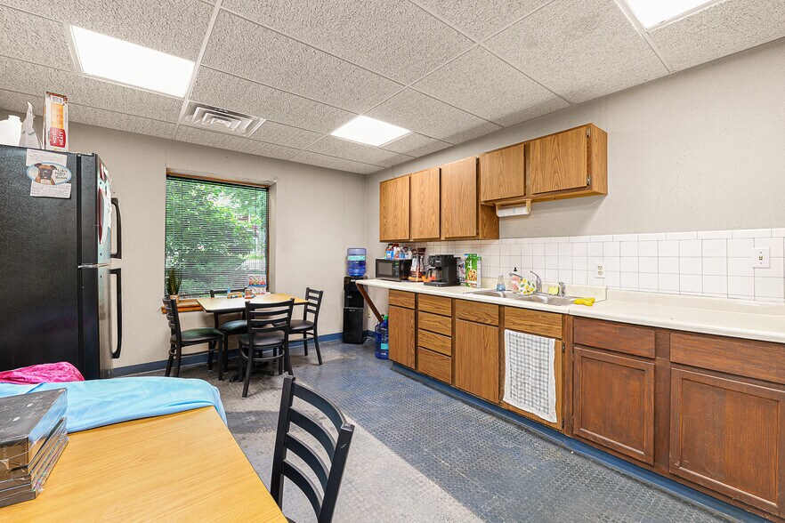 More Photos Of 254 Winnebago Dr, Fond Du Lac Office For Sale