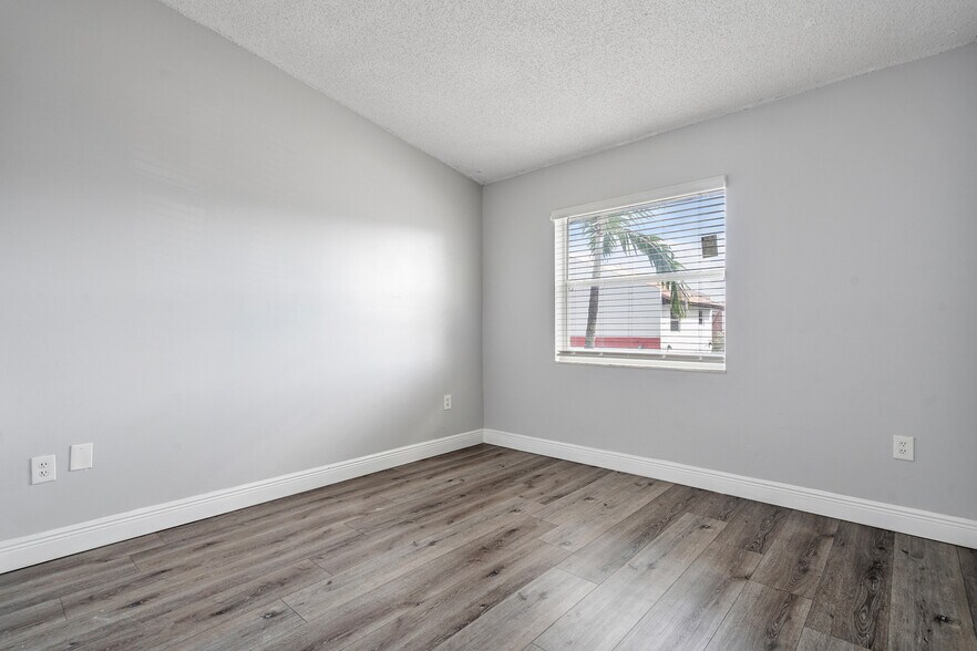 More Photos Of 700-728 SW 81st Ter, North Lauderdale Apartments For Sale