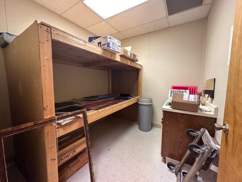 More Photos Of 811 N Macomb St, Monroe Office For Sale