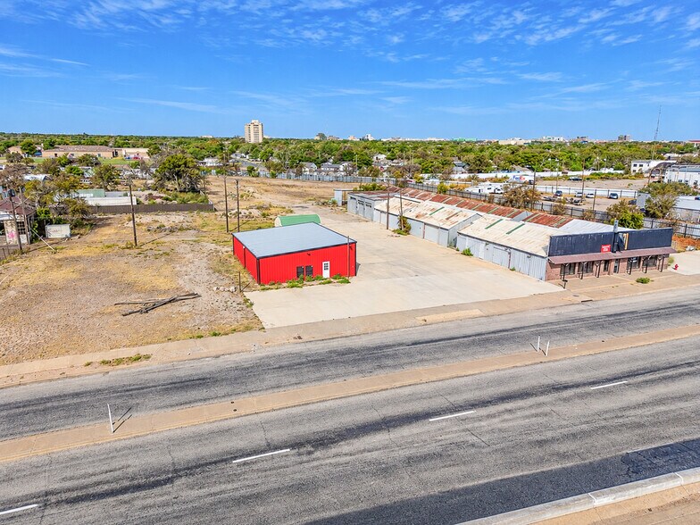 More Photos Of 2722-2724 Texas Ave, Lubbock Warehouse For Sale