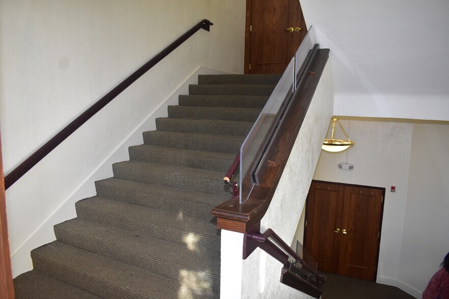 More Photos Of 200 E Arlington St, Waterloo Apartments For Sale