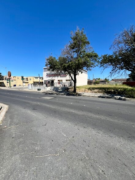 More Photos Of 2901 Cutting Blvd, Richmond Storefront Retail Residential For Sale