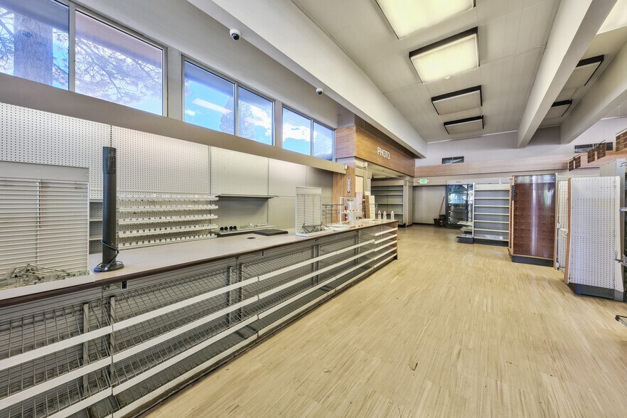 More Photos Of 8245 N Lake Blvd, Kings Beach Drugstore For Lease