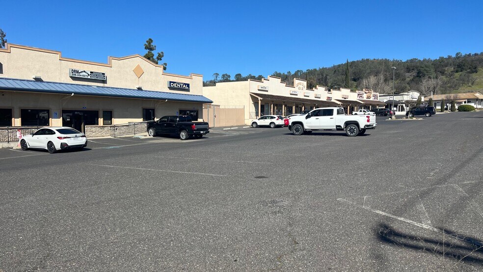 More Photos Of 90 Copper Cove Dr, Copperopolis Storefront For Lease