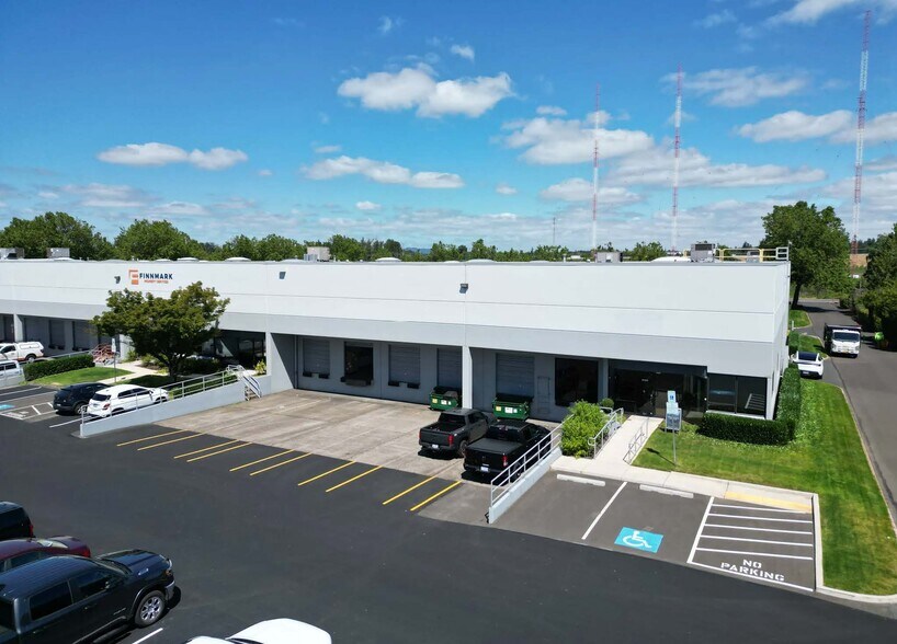 Primary Photo Of 14350 SE Industrial Way, Clackamas Distribution For Lease