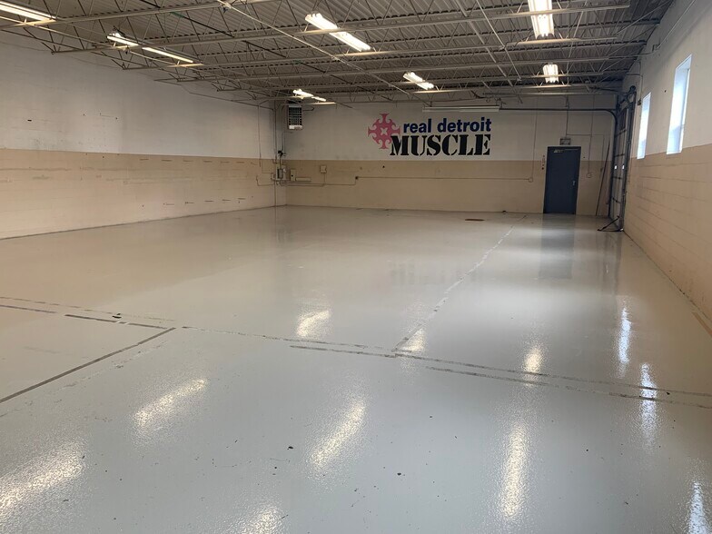More Photos Of 1215-1231 Wheaton Dr, Troy Warehouse For Sale