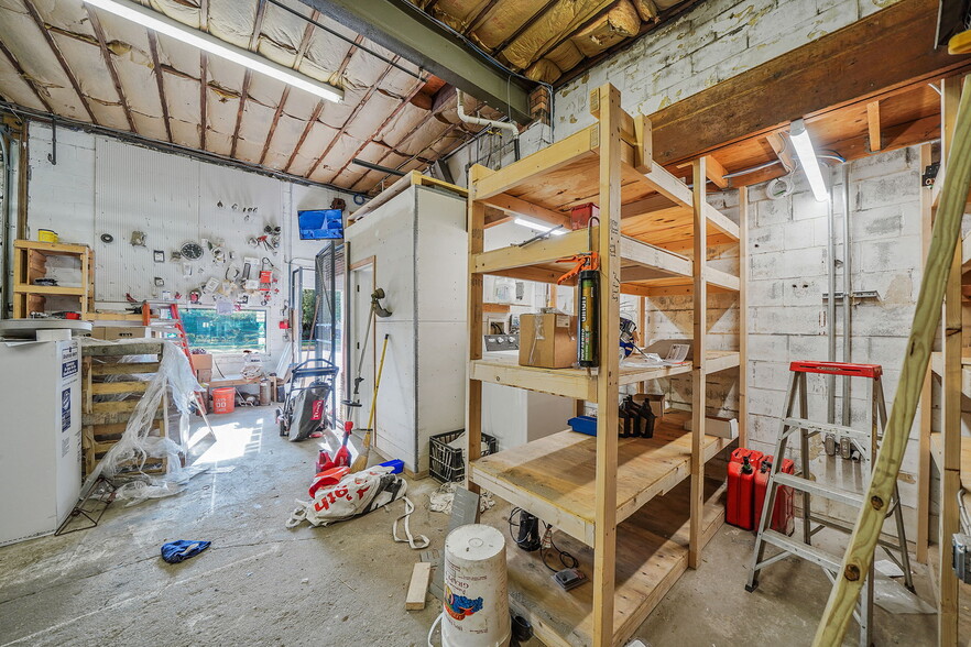 More Photos Of 93 N Clinton Ave, Bay Shore Warehouse For Sale
