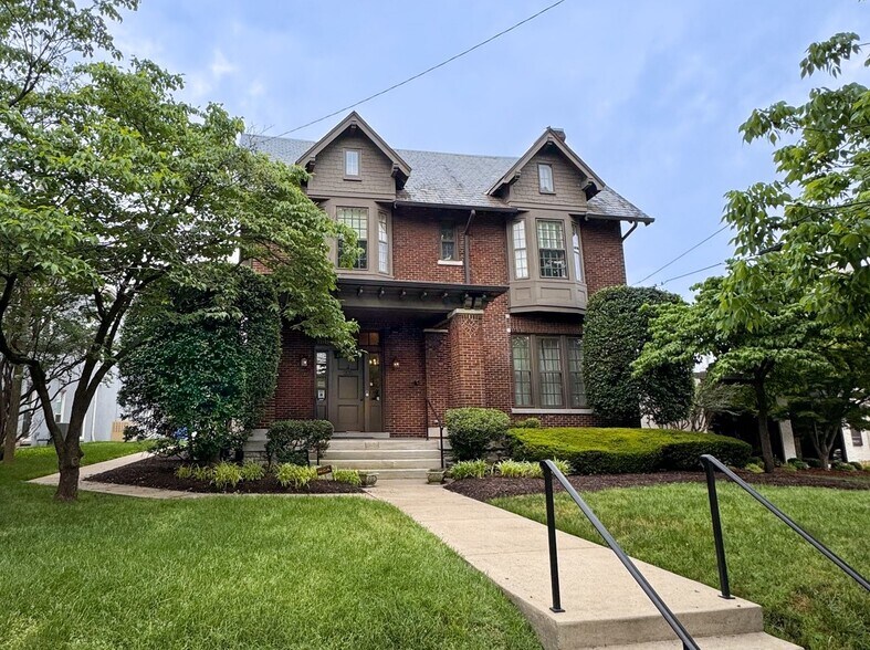 Primary Photo Of 205 23rd Ave N, Nashville Office For Sale