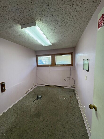 More Photos Of 2017 Sunset Blvd, Steubenville Office For Lease