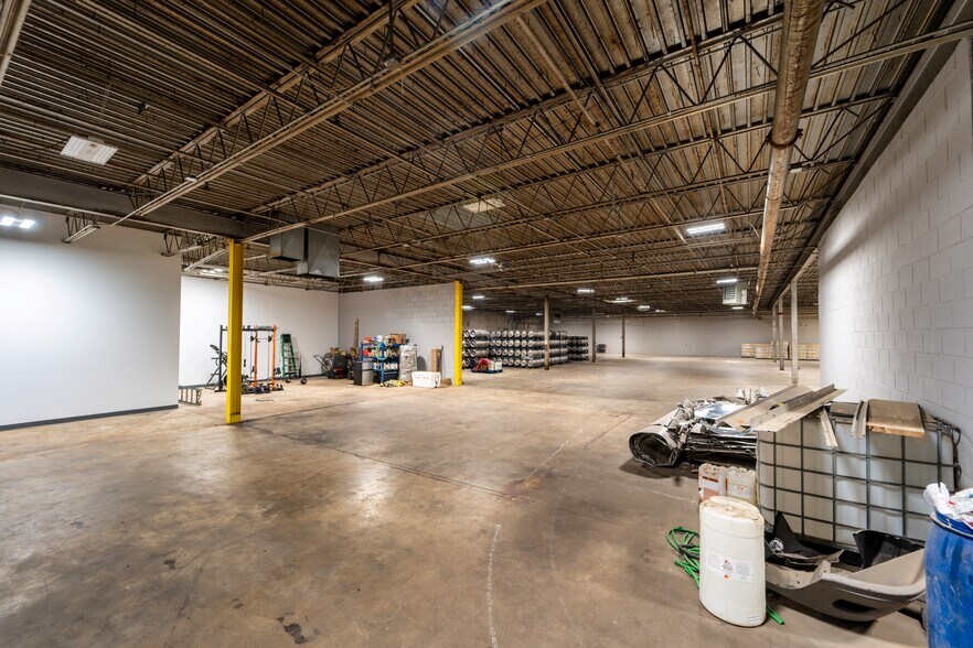More Photos Of 255 E 167th St, Harvey Distribution For Lease