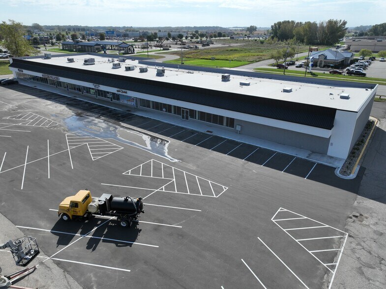 More Photos Of 1605 1st St S, Willmar Storefront For Lease