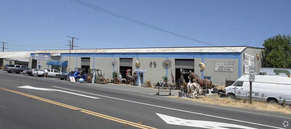 More Photos Of 3780 Main St, Oakley Flex For Lease