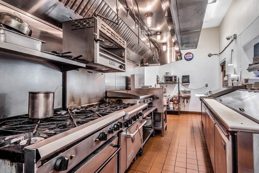 More Photos Of 787 Main St S, Woodbury Storefront Retail Office For Sale