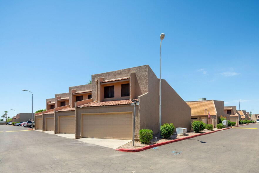 More Photos Of 7430-7448 N 43rd Dr, Glendale Apartments For Sale