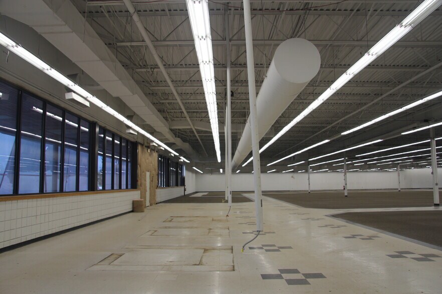 More Photos Of 405-443 Western Ave, South Portland Unknown For Lease