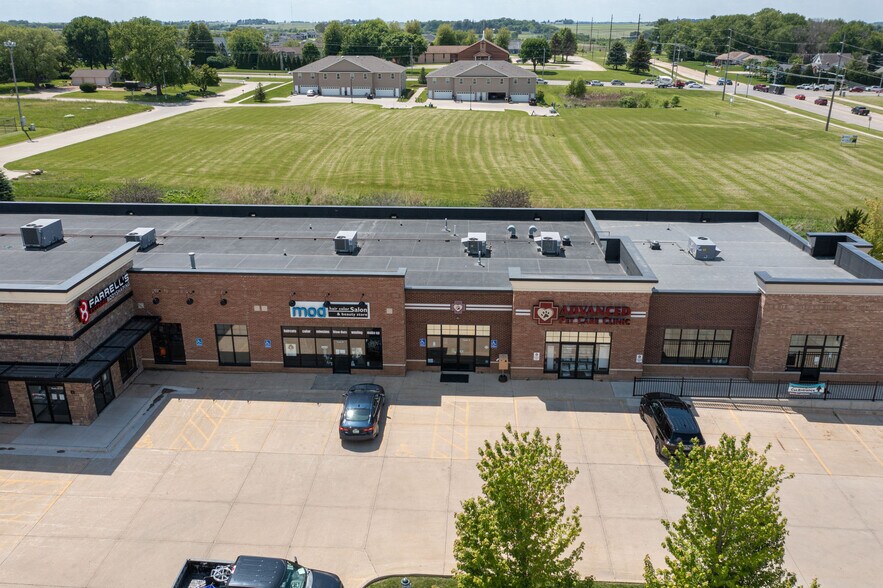 More Photos Of Greenhill Rd @ Hudson, Cedar Falls Unknown For Lease