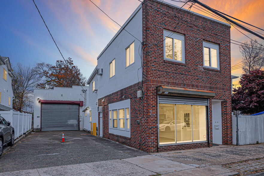 Primary Photo Of 339 Lincoln Ave, Staten Island Warehouse For Sale