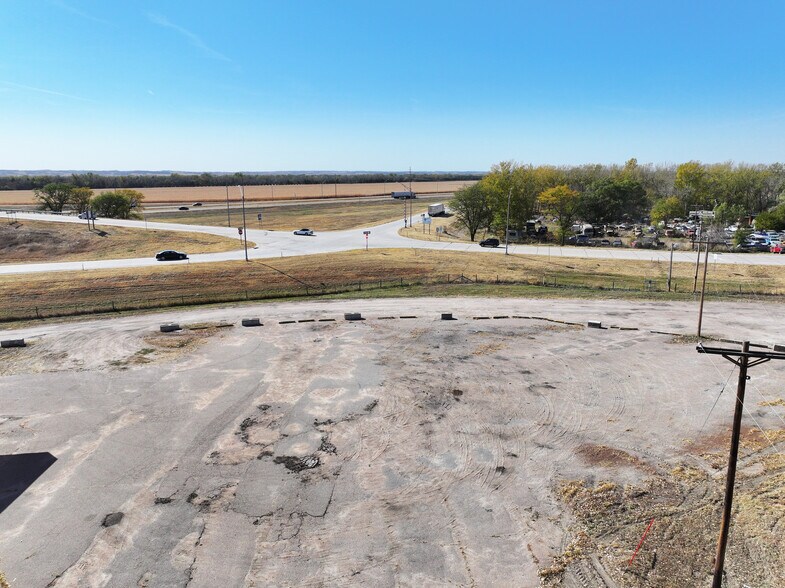 More Photos Of 14417 S L-56d, Brady Convenience Store For Sale