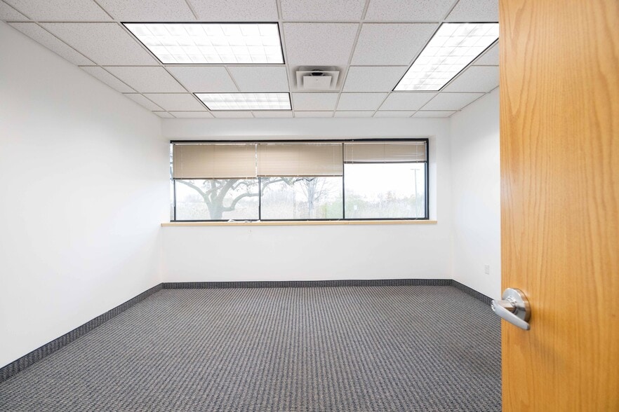 More Photos Of 640 Avis Dr, Ann Arbor Flex For Sale