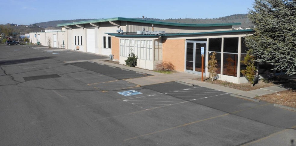 More Photos Of 1120 S Spring St, Klamath Falls Warehouse For Sale