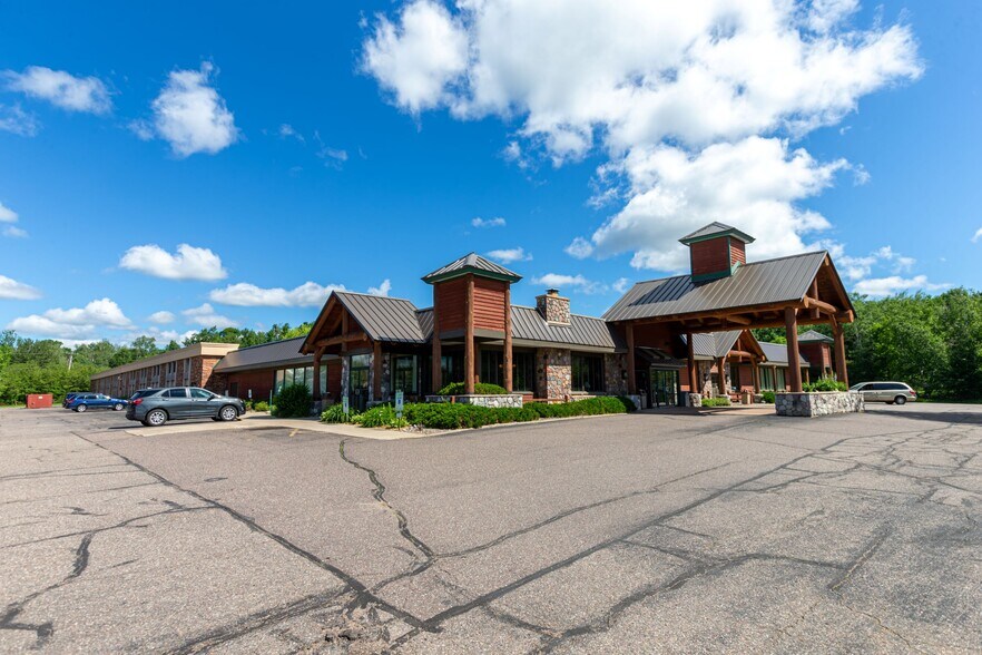 More Photos Of 668 W Kemp St, Rhinelander Hospitality For Sale