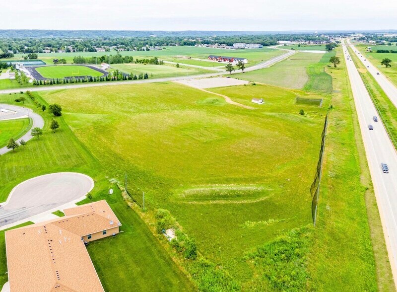 More Photos Of 1001 Commerce Dr W, Belle Plaine Land For Sale
