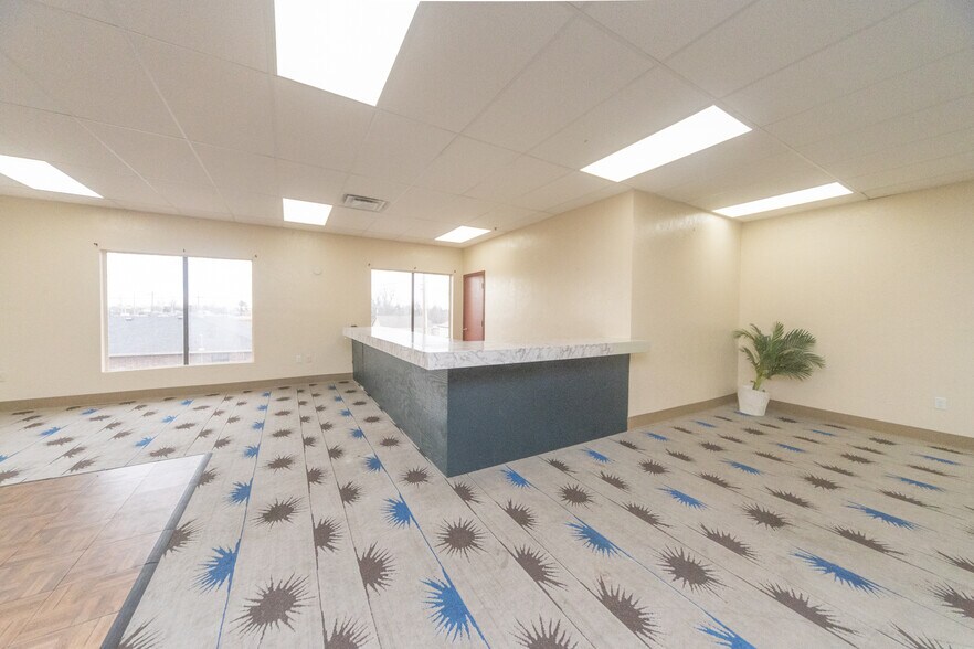 More Photos Of 3131 N MacArthur Blvd, Bethany Office For Lease