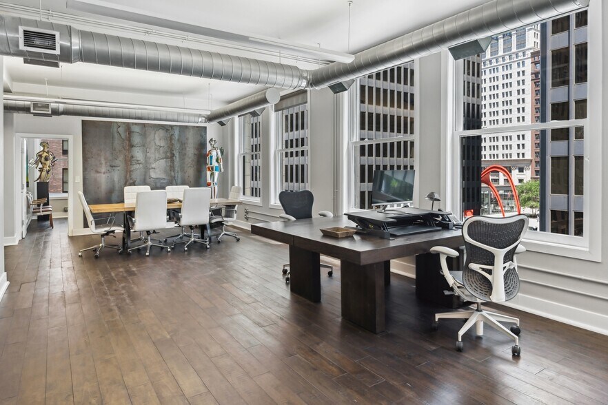 More Photos Of 33 W Jackson Blvd, Chicago Loft Creative Space For Lease