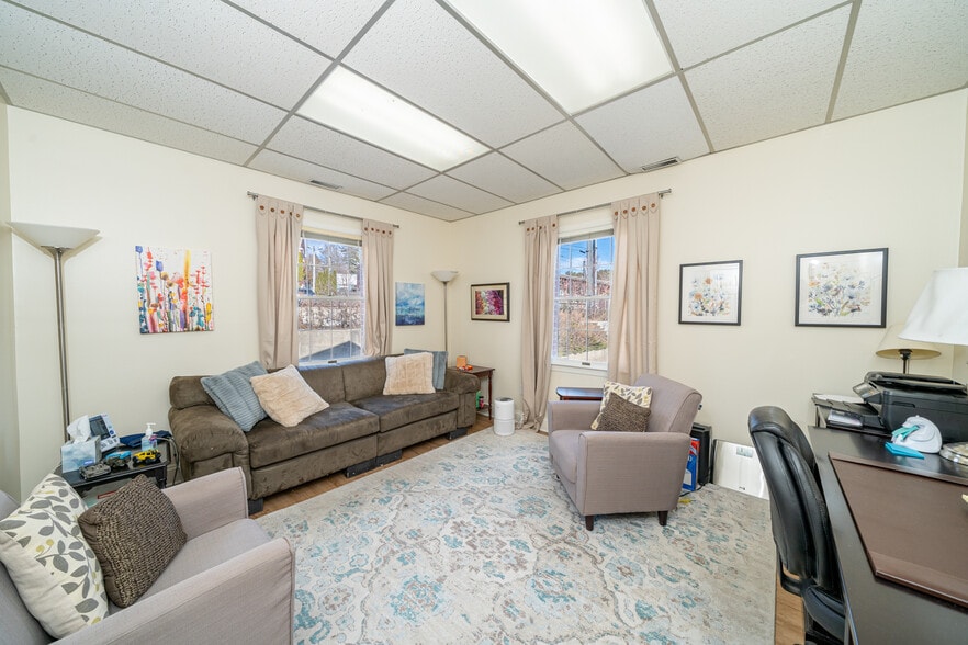 More Photos Of 39-51 Pine St, New Canaan Medical For Sale