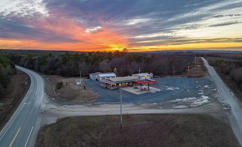 More Photos Of 28 Indian Hwy 144, Broken Bow Truck Stop For Sale