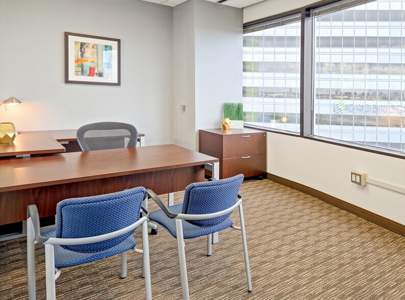 More Photos Of 2950 N Loop Fwy W, Houston Coworking Space