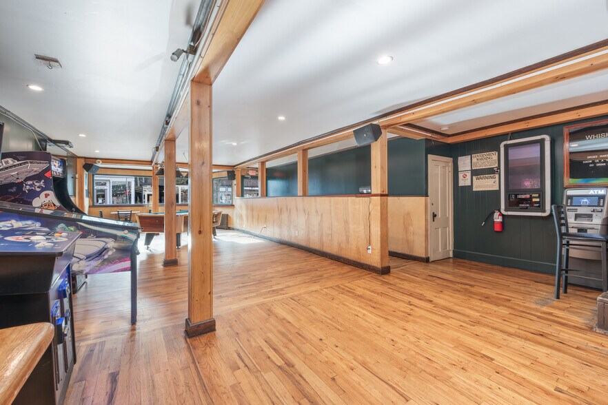 More Photos Of 30-32 Front St, Greenport Storefront Retail Residential For Sale