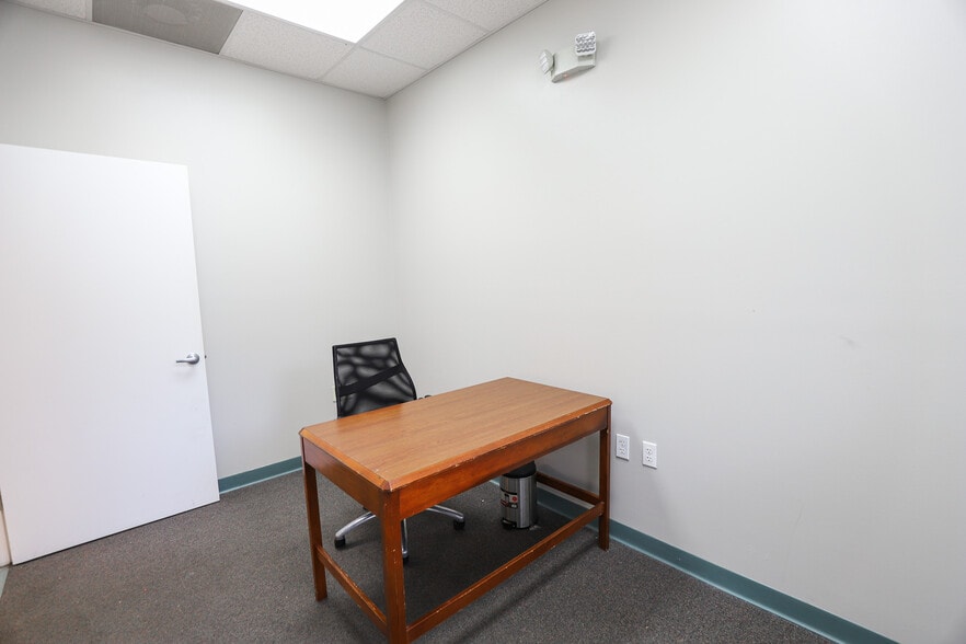 More Photos Of 2025 SW 75th St, Gainesville Medical For Lease