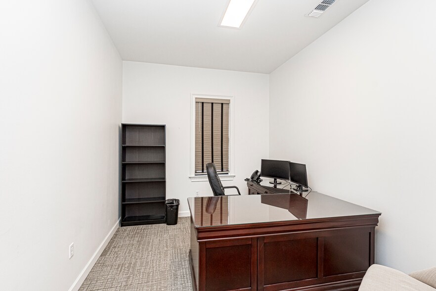 More Photos Of 4471 Bluebonnet Blvd, Baton Rouge Office For Lease