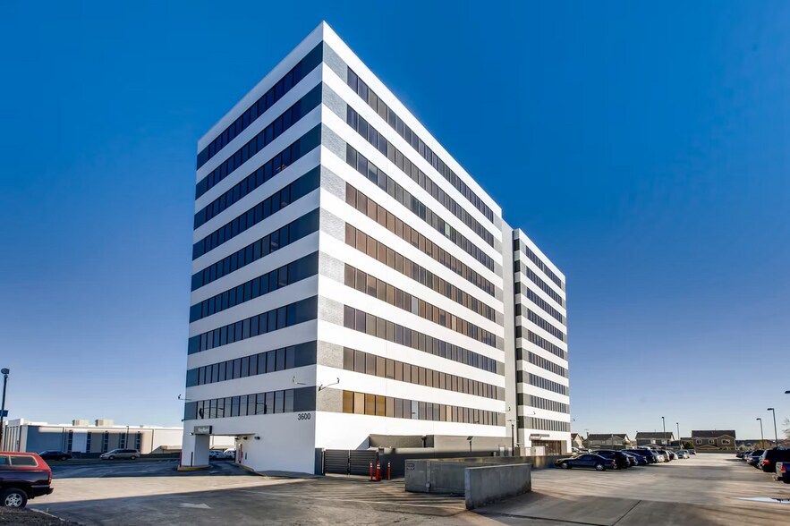 More Photos Of 3600 S Yosemite St, Denver Medical For Lease