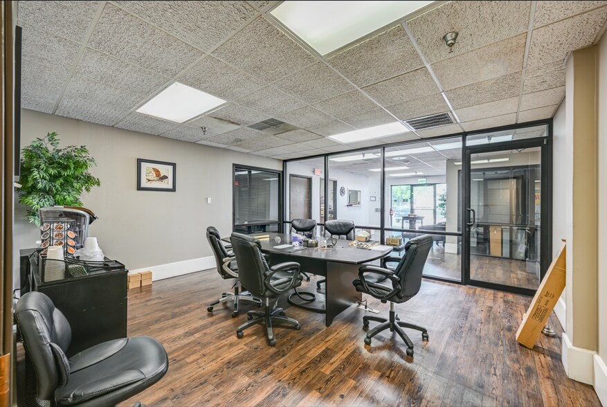 More Photos Of 728 111th St, Arlington Warehouse For Lease