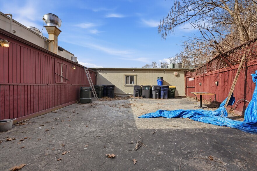 More Photos Of 370 E Main St, Ansonia Restaurant For Sale