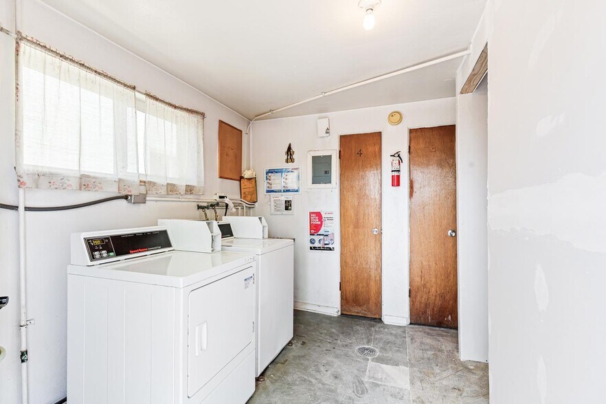 More Photos Of 1679-1695 Reed St, Lakewood Apartments For Sale